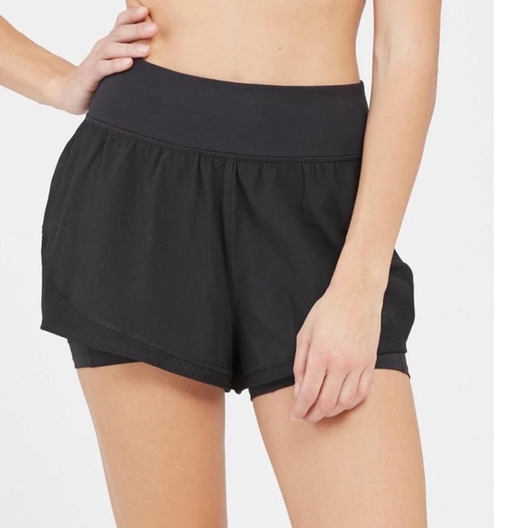 Spanx Get Moving Athletic Shorts size medium - Picture 1 of 8